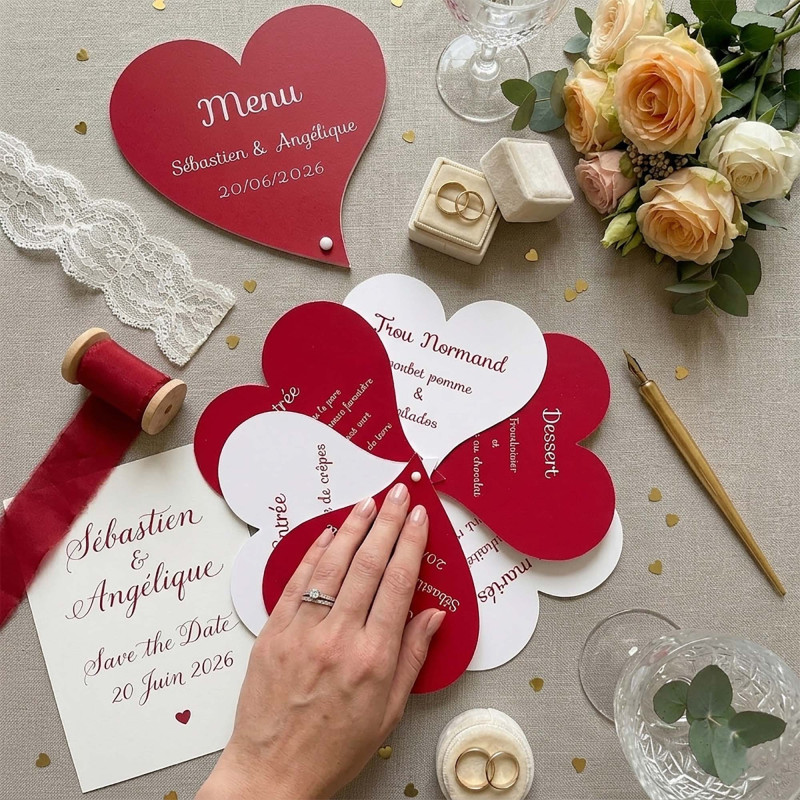 Menu mariage éventail cœur personnalisé – Rouge & blanc